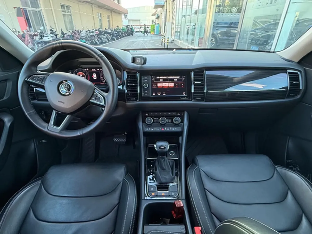 2018 Skoda Kodiak 2.0T 186HP L4 7DCT,autocango,china used car exporter,china ev exporter,chinese used car exporter,chinese used ev exporter