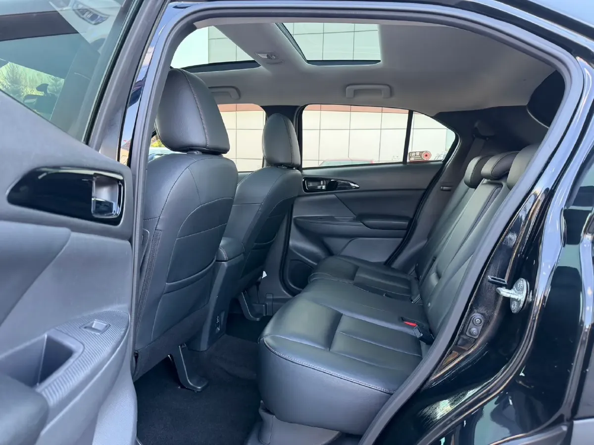 2019 Mitsubishi Eclipse Cross 1.5T 170HP L4 CVT,autocango,china used car exporter,china ev exporter,chinese used car exporter,chinese used ev exporter