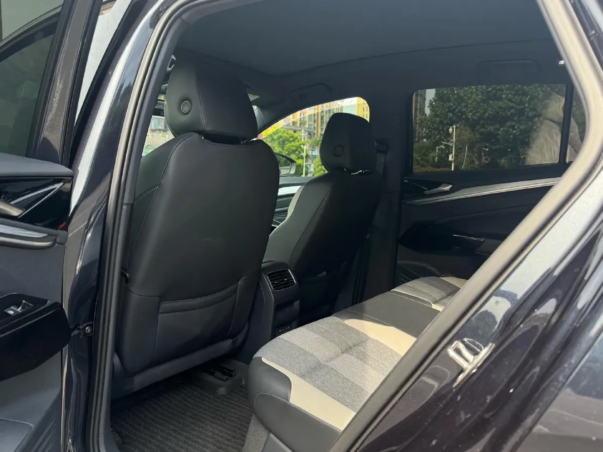 2024 Volkswagen ID.4 Crozz BEV 55.7KWH,autocango,china used car exporter,china ev exporter,chinese used car exporter,chinese used ev exporter