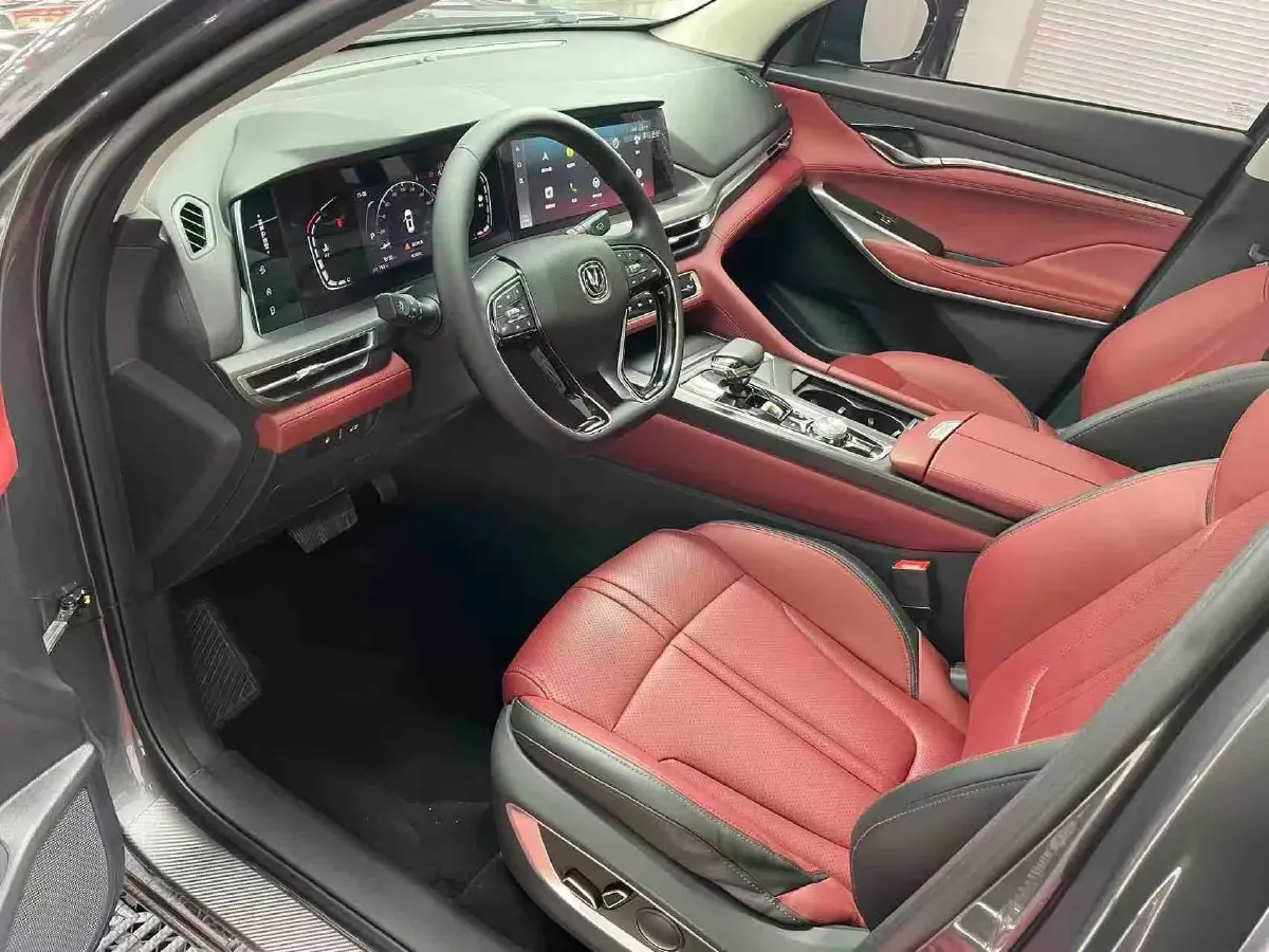 2021 ChangAn CS75 Plus 2.0T 233HP L4 8AT,autocango,china used car exporter,china ev exporter,chinese used car exporter,chinese used ev exporter