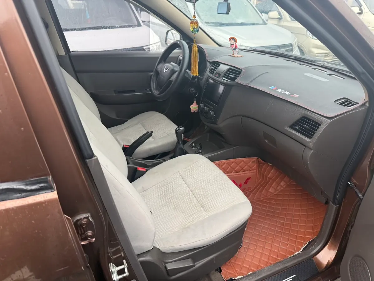2018 WuLing HongGuang 1.5L 105HP L4 5MT,autocango,china used car exporter,china ev exporter,chinese used car exporter,chinese used ev exporter