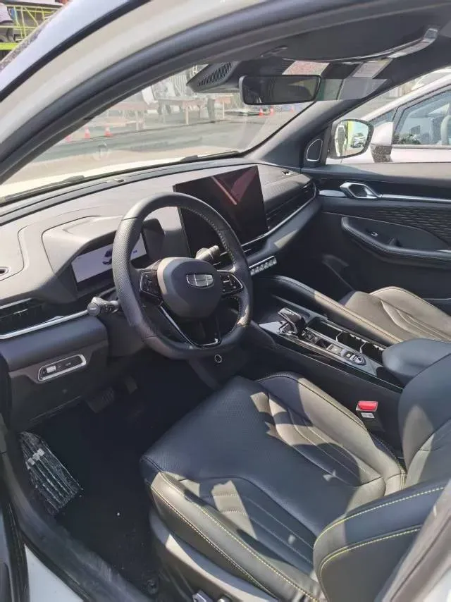 2025 Geely Coolray 1.5T 181HP L4 7DCT,autocango,china used car exporter,china ev exporter,chinese used car exporter,chinese used ev exporter