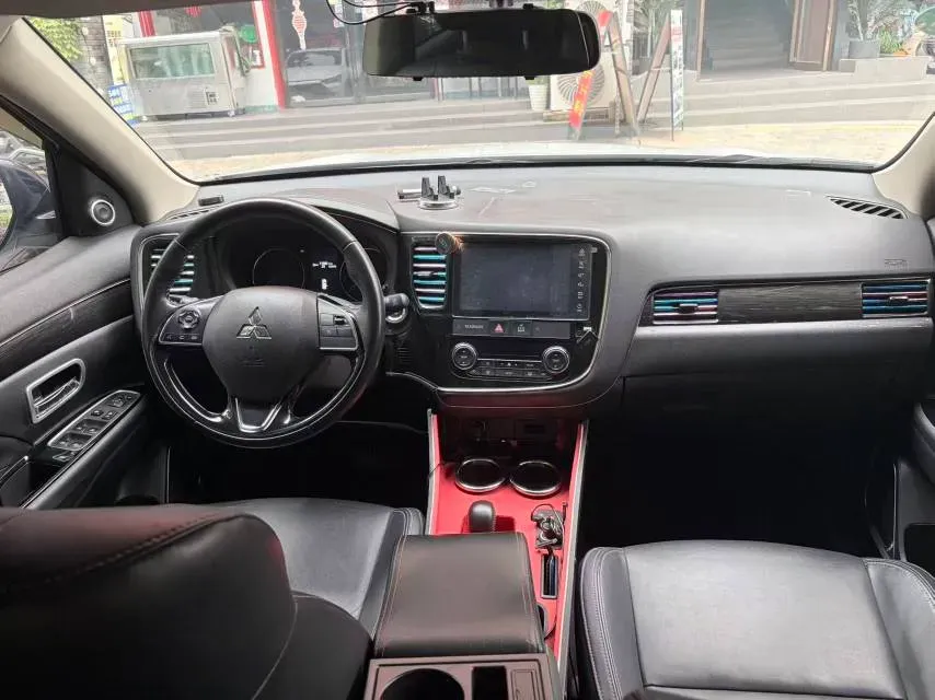 2020 Mitsubishi Outlander 2.0L 166HP L4 CVT,autocango,china used car exporter,china ev exporter,chinese used car exporter,chinese used ev exporter