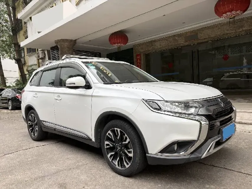 2020 Mitsubishi Outlander 2.0L 166HP L4 CVT,autocango,china used car exporter,china ev exporter,chinese used car exporter,chinese used ev exporter