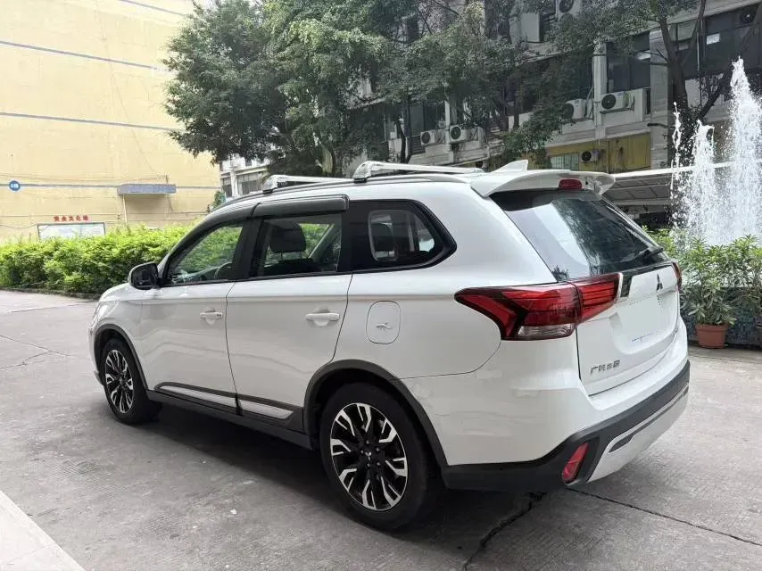 2020 Mitsubishi Outlander 2.0L 166HP L4 CVT,autocango,china used car exporter,china ev exporter,chinese used car exporter,chinese used ev exporter