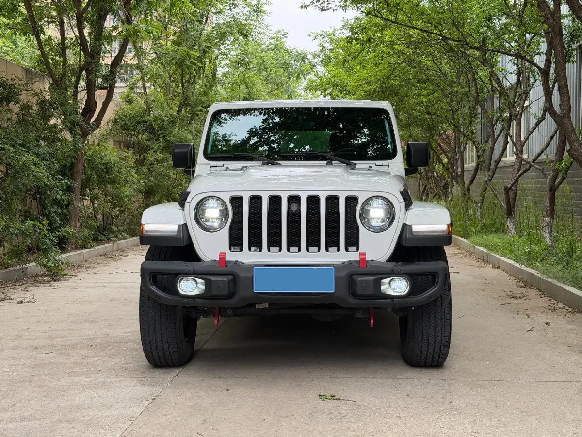 2022 Jeep Wrangler 2.0T 266HP L4 8AT,autocango,china used car exporter,china ev exporter,chinese used car exporter,chinese used ev exporter