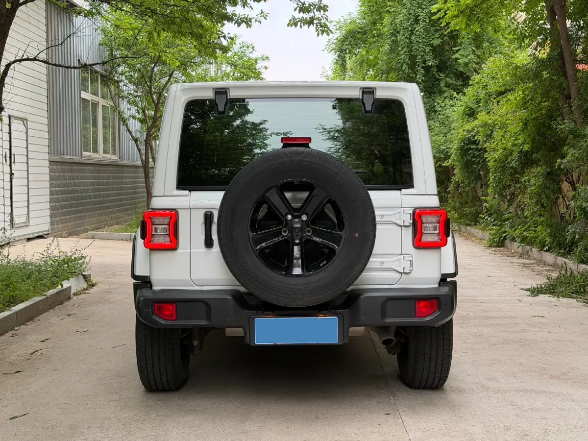 2022 Jeep Wrangler 2.0T 266HP L4 8AT,autocango,china used car exporter,china ev exporter,chinese used car exporter,chinese used ev exporter