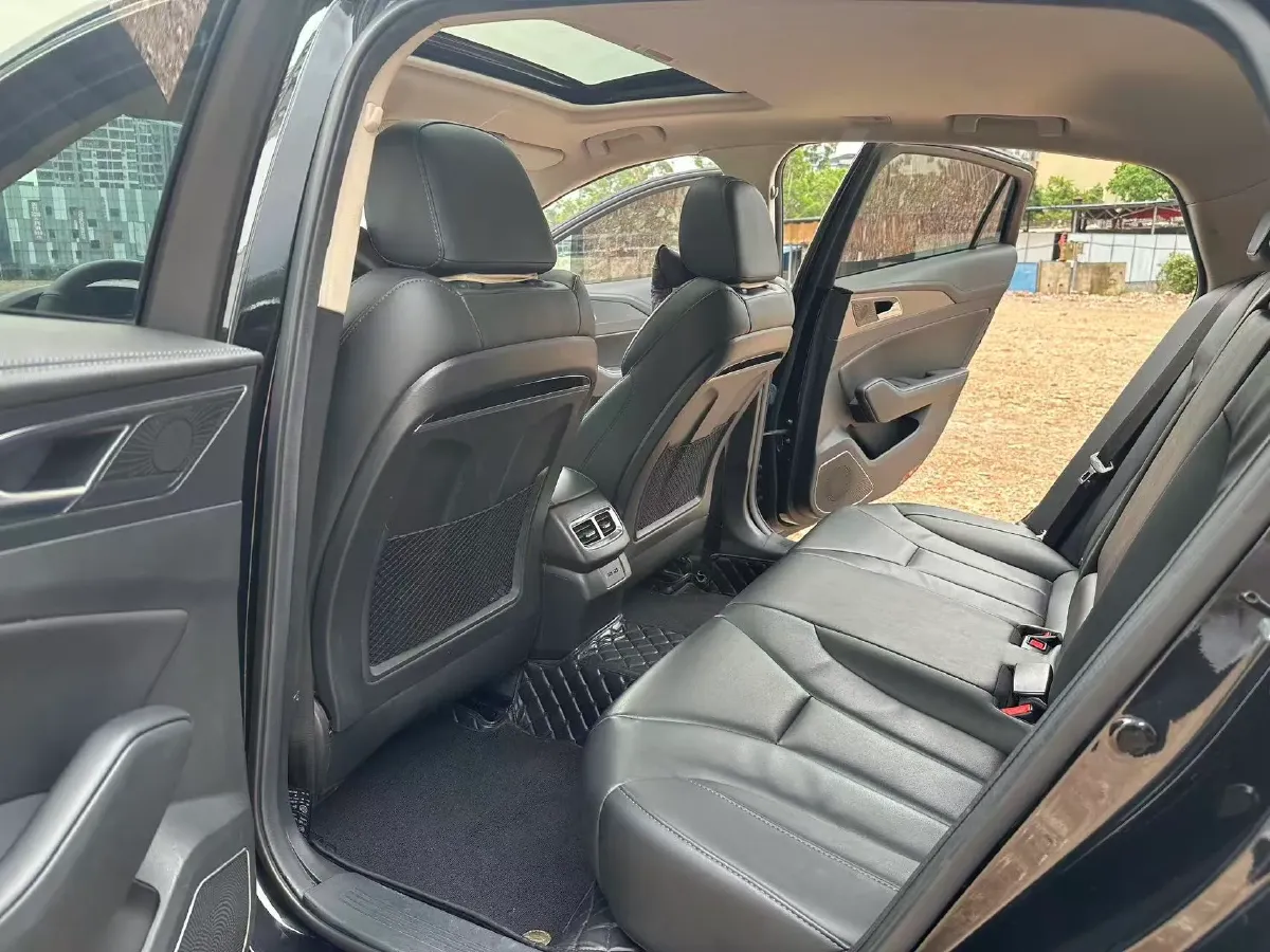 2020 HongQi H5 1.8T 197HP L4 6AT,autocango,china used car exporter,china ev exporter,chinese used car exporter,chinese used ev exporter
