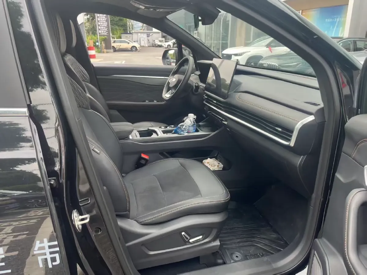 2025 Geely Okavango L 2.0T 218HP L4 7DCT,autocango,china used car exporter,china ev exporter,chinese used car exporter,chinese used ev exporter