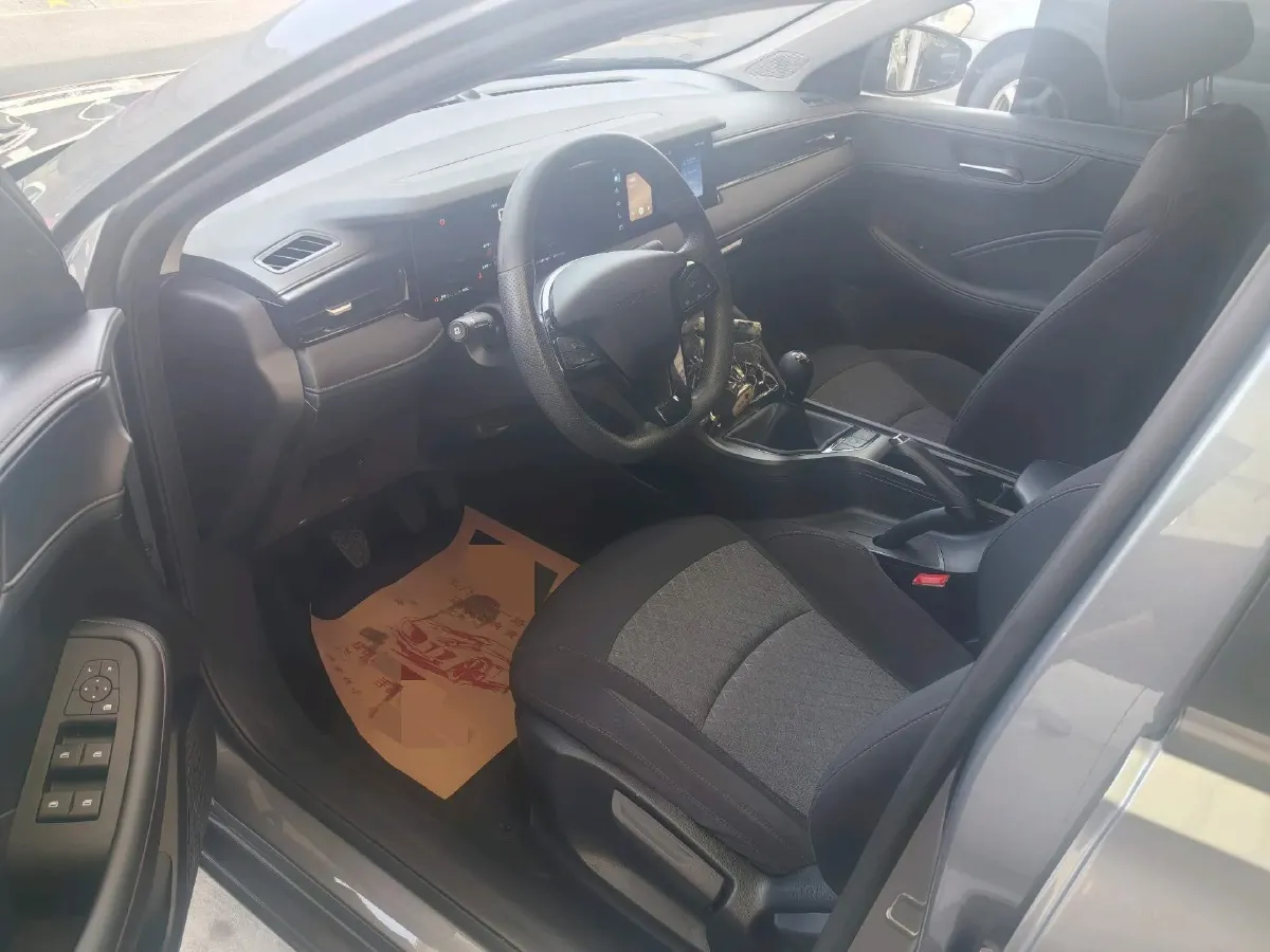 2023 Roewe i5 1.5L 129HP L4 5MT,autocango,china used car exporter,china ev exporter,chinese used car exporter,chinese used ev exporter