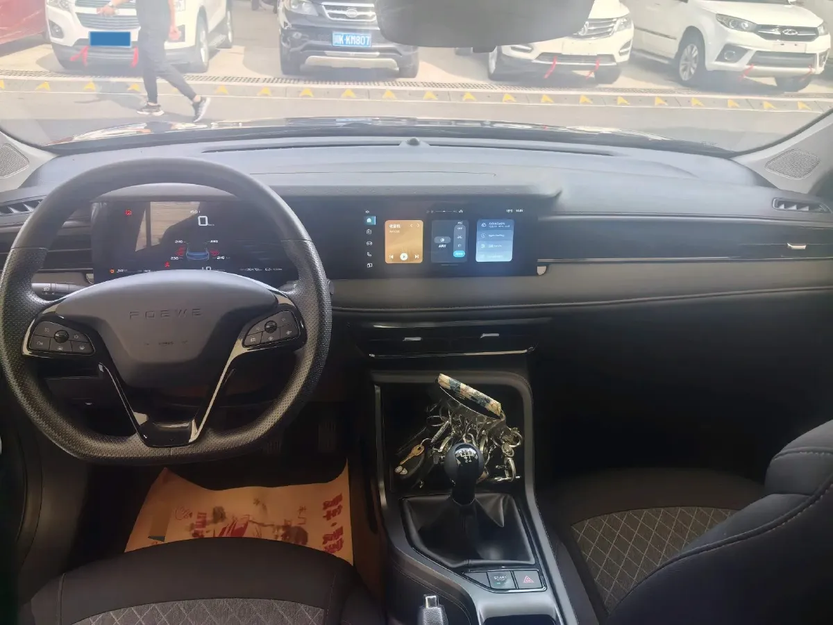 2023 Roewe i5 1.5L 129HP L4 5MT,autocango,china used car exporter,china ev exporter,chinese used car exporter,chinese used ev exporter