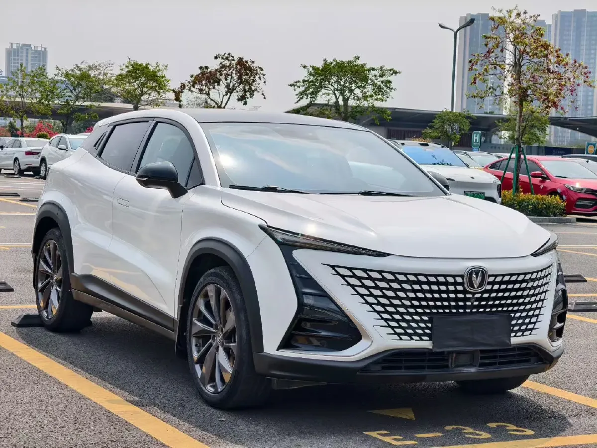 2020 ChangAn UNI-T 1.5T 180HP L4 7DCT,autocango,china used car exporter,china ev exporter,chinese used car exporter,chinese used ev exporter