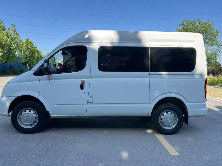 2023 MAXUS XinTu V80 2.0T 127HP L4 6MT,autocango,china used car exporter,china ev exporter,chinese used car exporter,chinese used ev exporter