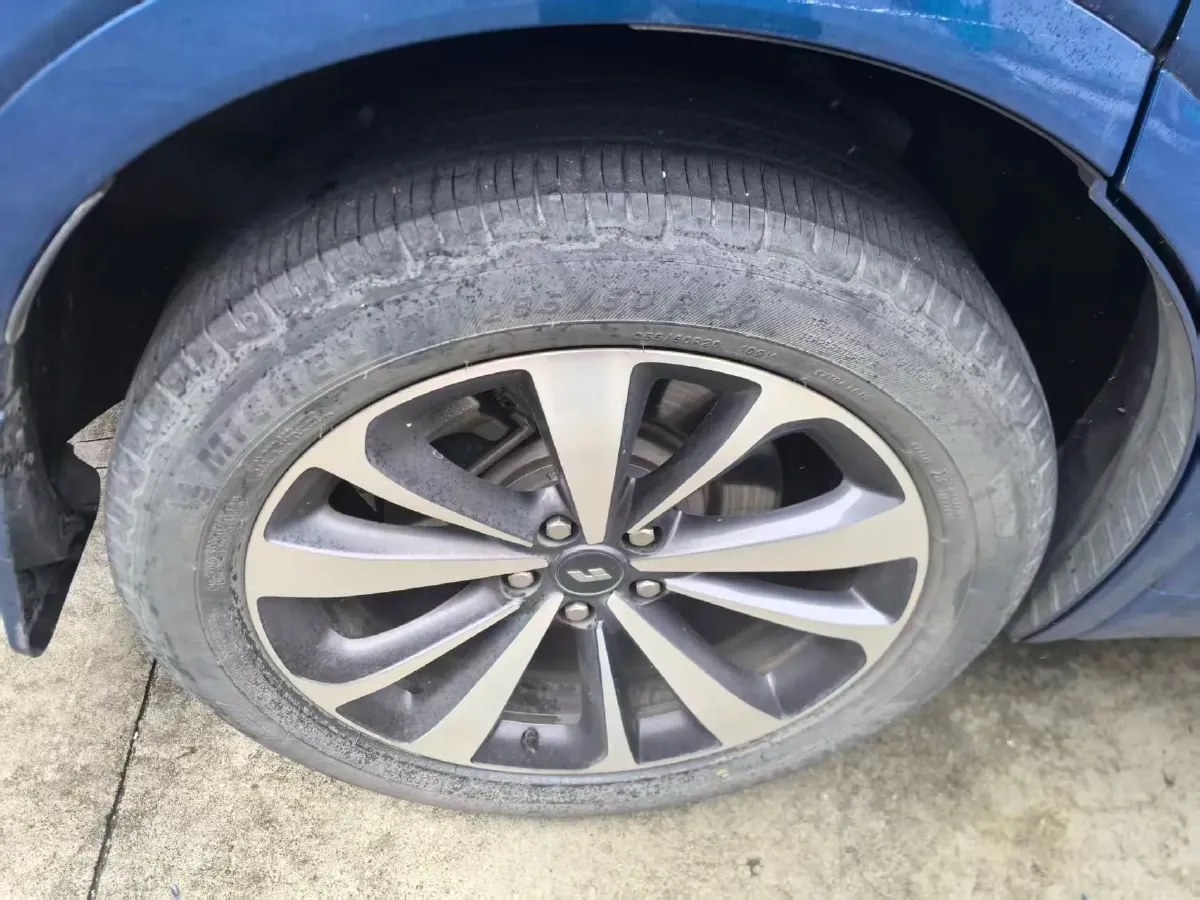 2020 Li ONE Range Extended 131HP REEV 40.5KWH,autocango,china used car exporter,china ev exporter,chinese used car exporter,chinese used ev exporter
