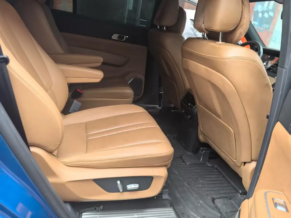 2020 Li ONE Range Extended 131HP REEV 40.5KWH,autocango,china used car exporter,china ev exporter,chinese used car exporter,chinese used ev exporter