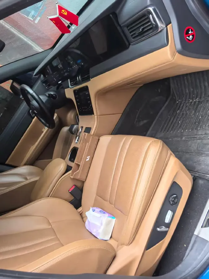 2020 Li ONE Range Extended 131HP REEV 40.5KWH,autocango,china used car exporter,china ev exporter,chinese used car exporter,chinese used ev exporter