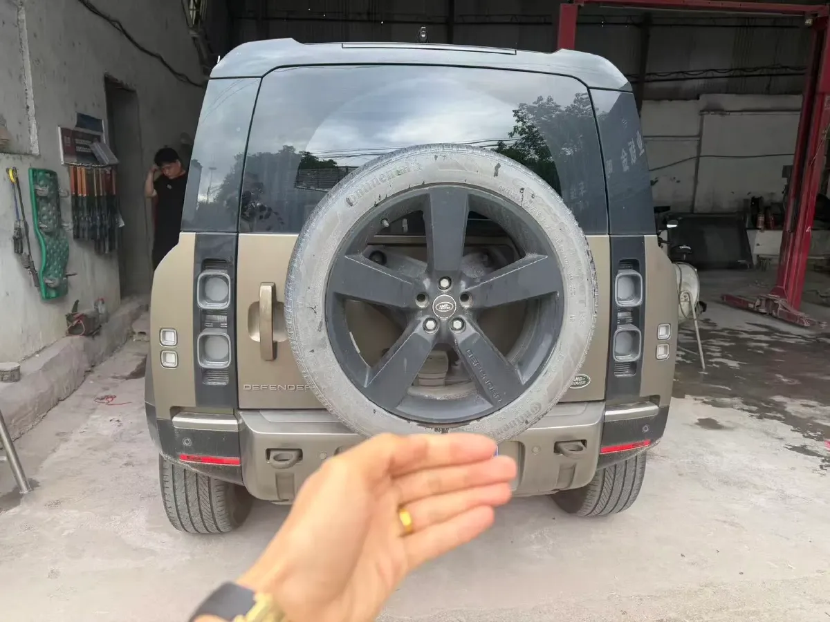 2022 Land Rover Defender 3.0T 400HP L6 8AT,autocango,china used car exporter,china ev exporter,chinese used car exporter,chinese used ev exporter