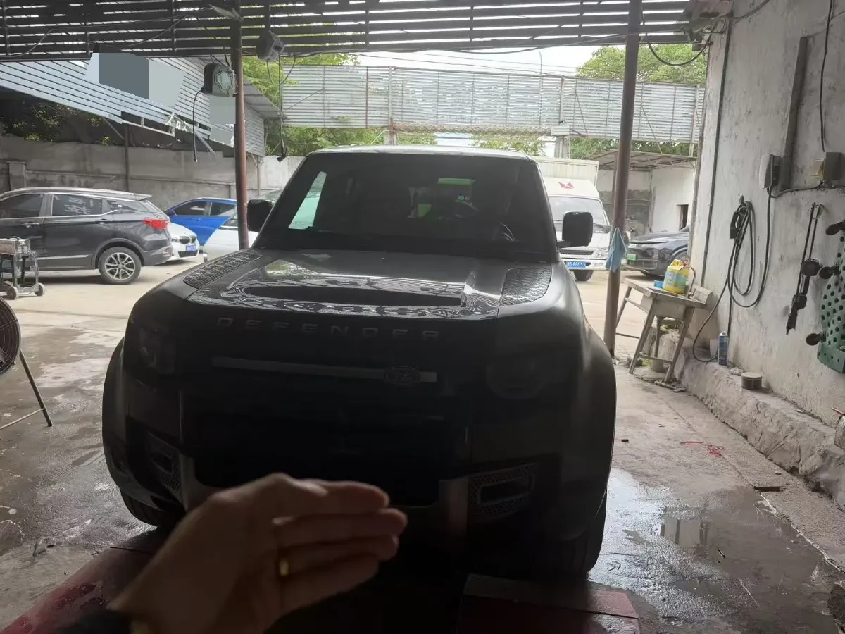2022 Land Rover Defender 3.0T 400HP L6 8AT,autocango,china used car exporter,china ev exporter,chinese used car exporter,chinese used ev exporter