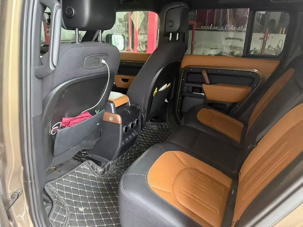 2022 Land Rover Defender 3.0T 400HP L6 8AT,autocango,china used car exporter,china ev exporter,chinese used car exporter,chinese used ev exporter