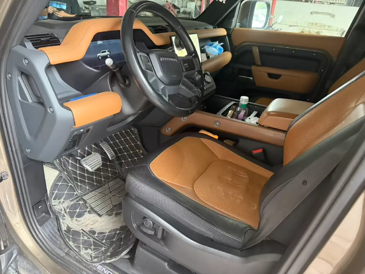 2022 Land Rover Defender 3.0T 400HP L6 8AT,autocango,china used car exporter,china ev exporter,chinese used car exporter,chinese used ev exporter