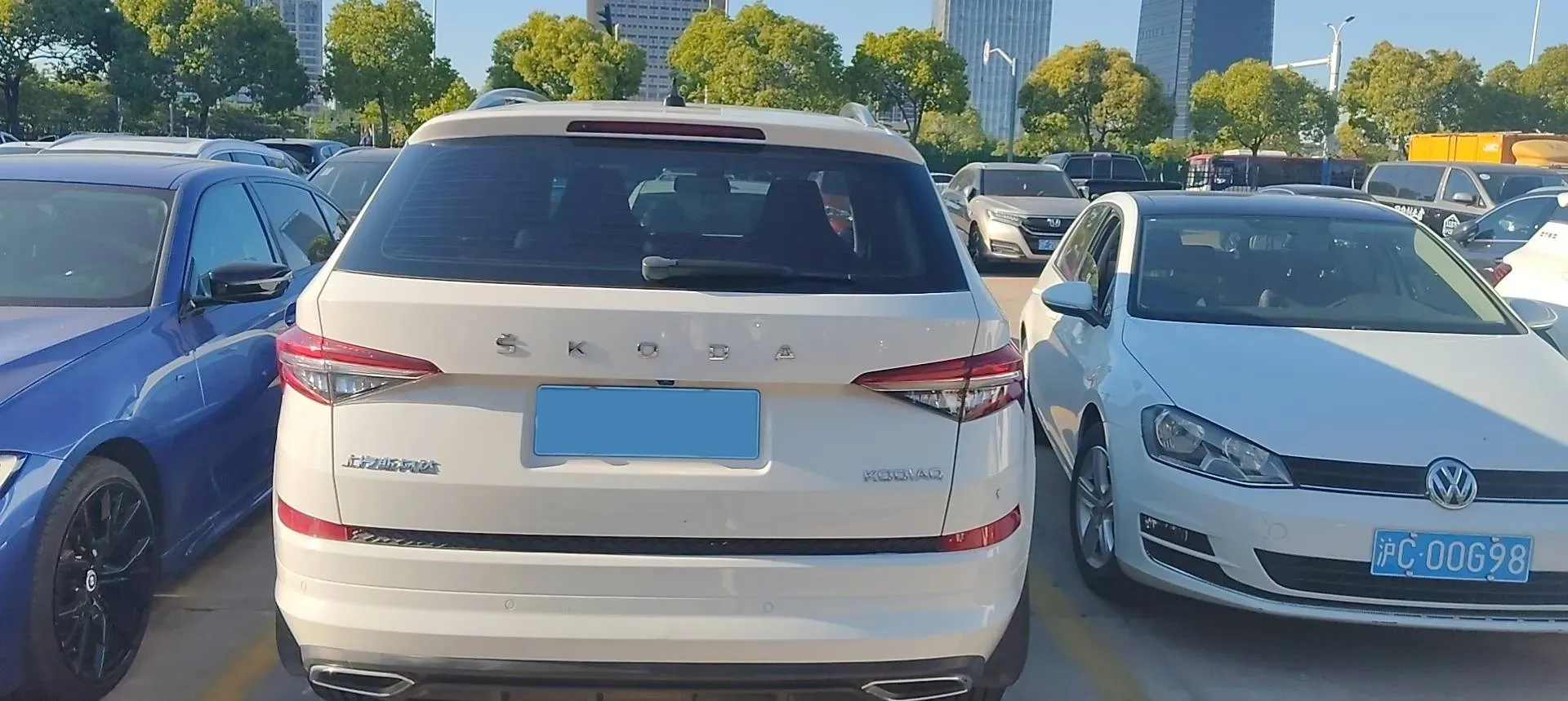 2022 Skoda Kodiak 2.0T 186HP L4 7DCT,autocango,china used car exporter,china ev exporter,chinese used car exporter,chinese used ev exporter