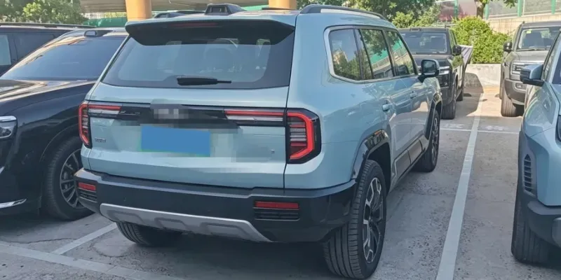 2025 FangChengBao Bao 8 2.0T 245HP L4 E-CVT PHEV 36.8KWH,autocango,china used car exporter,china ev exporter,chinese used car exporter,chinese used ev exporter
