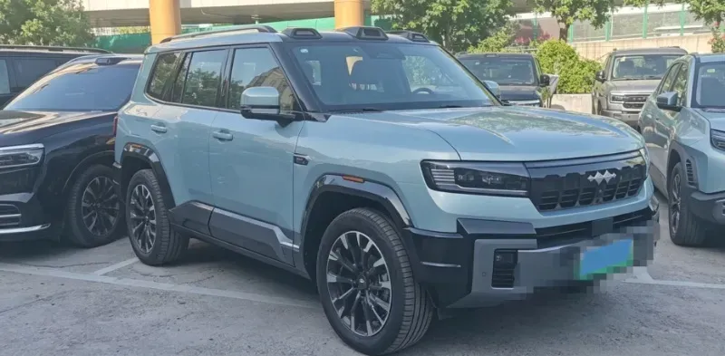 2025 FangChengBao Bao 8 2.0T 245HP L4 E-CVT PHEV 36.8KWH,autocango,china used car exporter,china ev exporter,chinese used car exporter,chinese used ev exporter