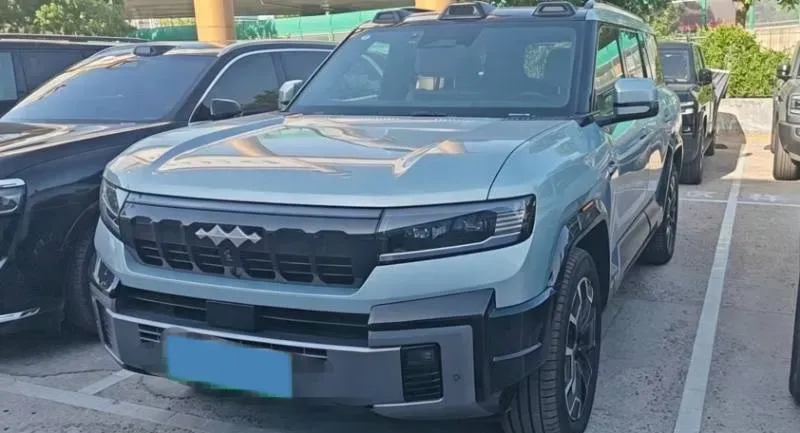 2025 FangChengBao Bao 8 2.0T 245HP L4 E-CVT PHEV 36.8KWH,autocango,china used car exporter,china ev exporter,chinese used car exporter,chinese used ev exporter