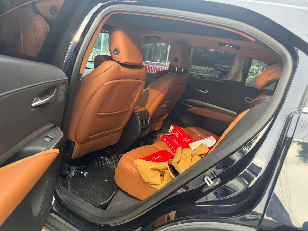 2021 Cadillac XT4 2.0T 237HP L4 9AT,autocango,china used car exporter,china ev exporter,chinese used car exporter,chinese used ev exporter