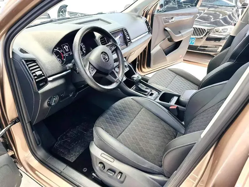 2021 Skoda Karoq 1.4T 150HP L4 7DCT,autocango,china used car exporter,china ev exporter,chinese used car exporter,chinese used ev exporter