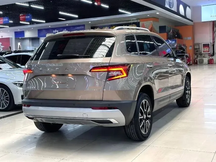 2021 Skoda Karoq 1.4T 150HP L4 7DCT,autocango,china used car exporter,china ev exporter,chinese used car exporter,chinese used ev exporter