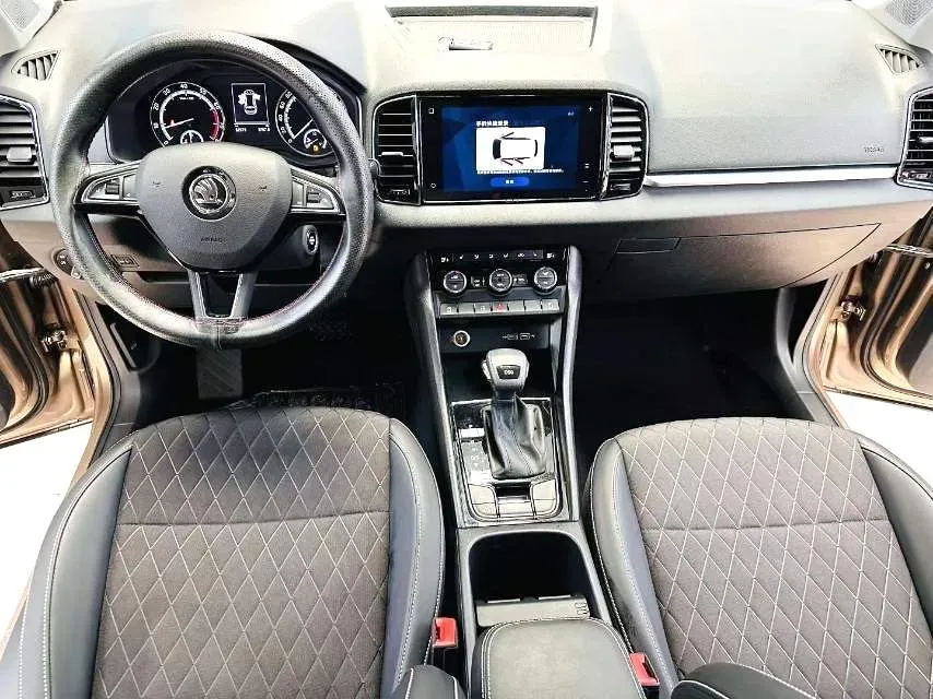 2021 Skoda Karoq 1.4T 150HP L4 7DCT,autocango,china used car exporter,china ev exporter,chinese used car exporter,chinese used ev exporter