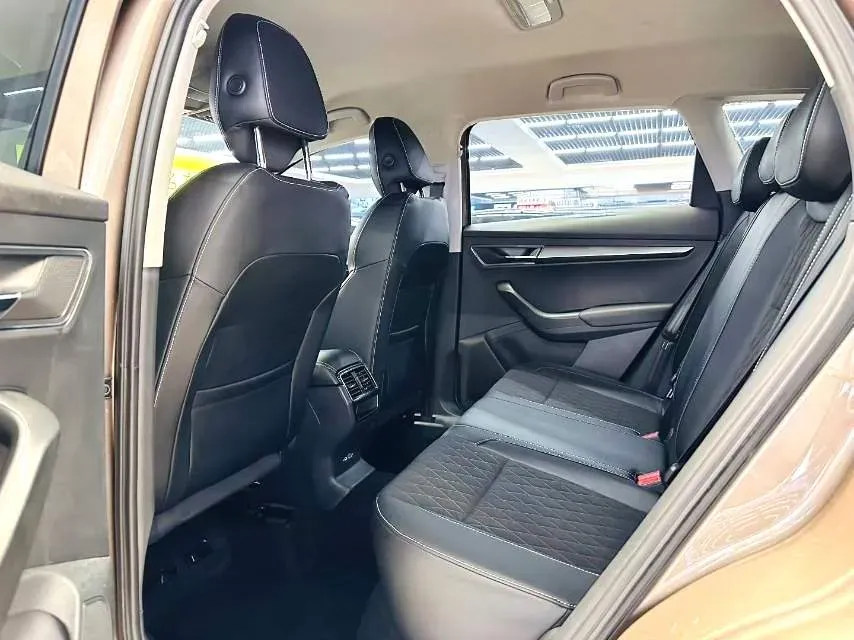 2021 Skoda Karoq 1.4T 150HP L4 7DCT,autocango,china used car exporter,china ev exporter,chinese used car exporter,chinese used ev exporter