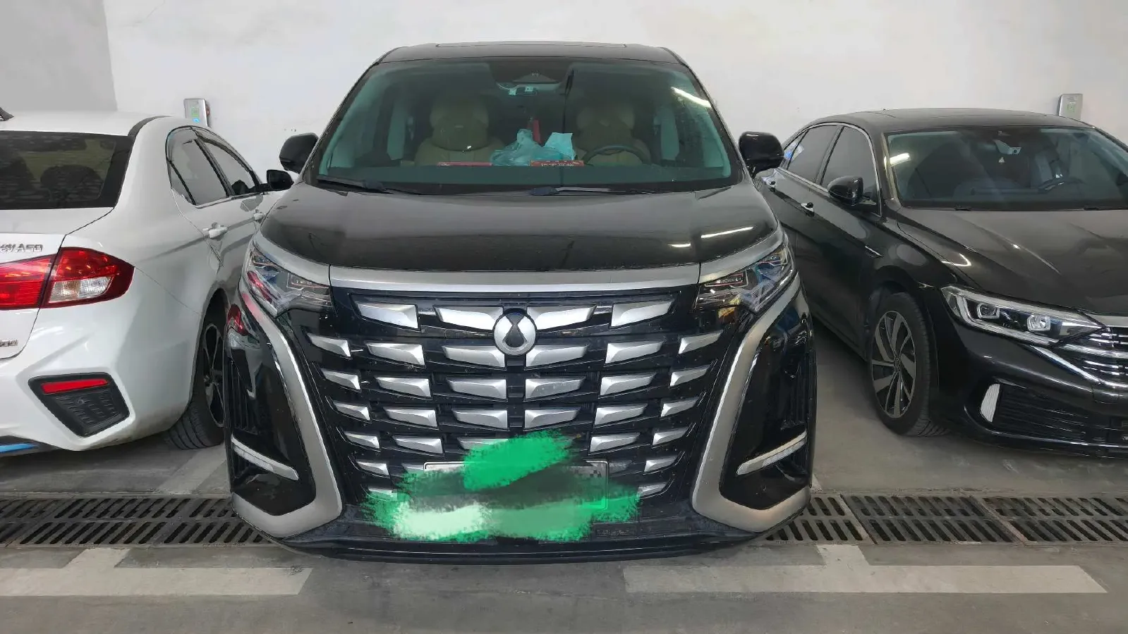 2022 HongQi HS7 3.0T 337HP V6 8AT,autocango,china used car exporter,china ev exporter,chinese used car exporter,chinese used ev exporter