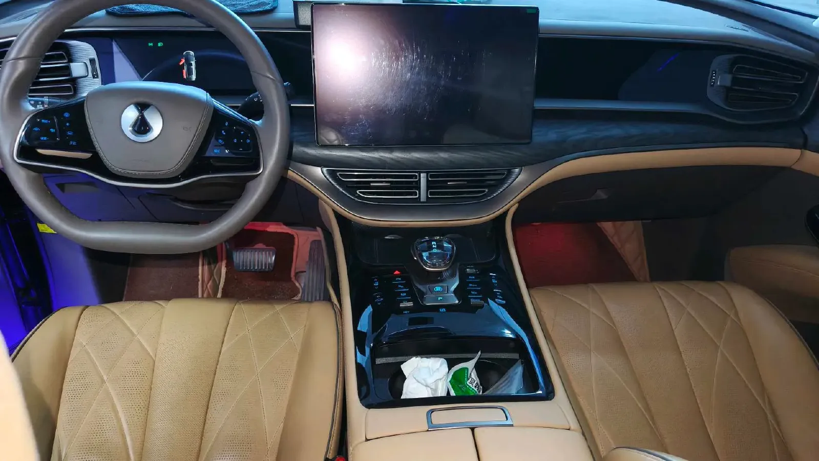2022 HongQi HS7 3.0T 337HP V6 8AT,autocango,china used car exporter,china ev exporter,chinese used car exporter,chinese used ev exporter