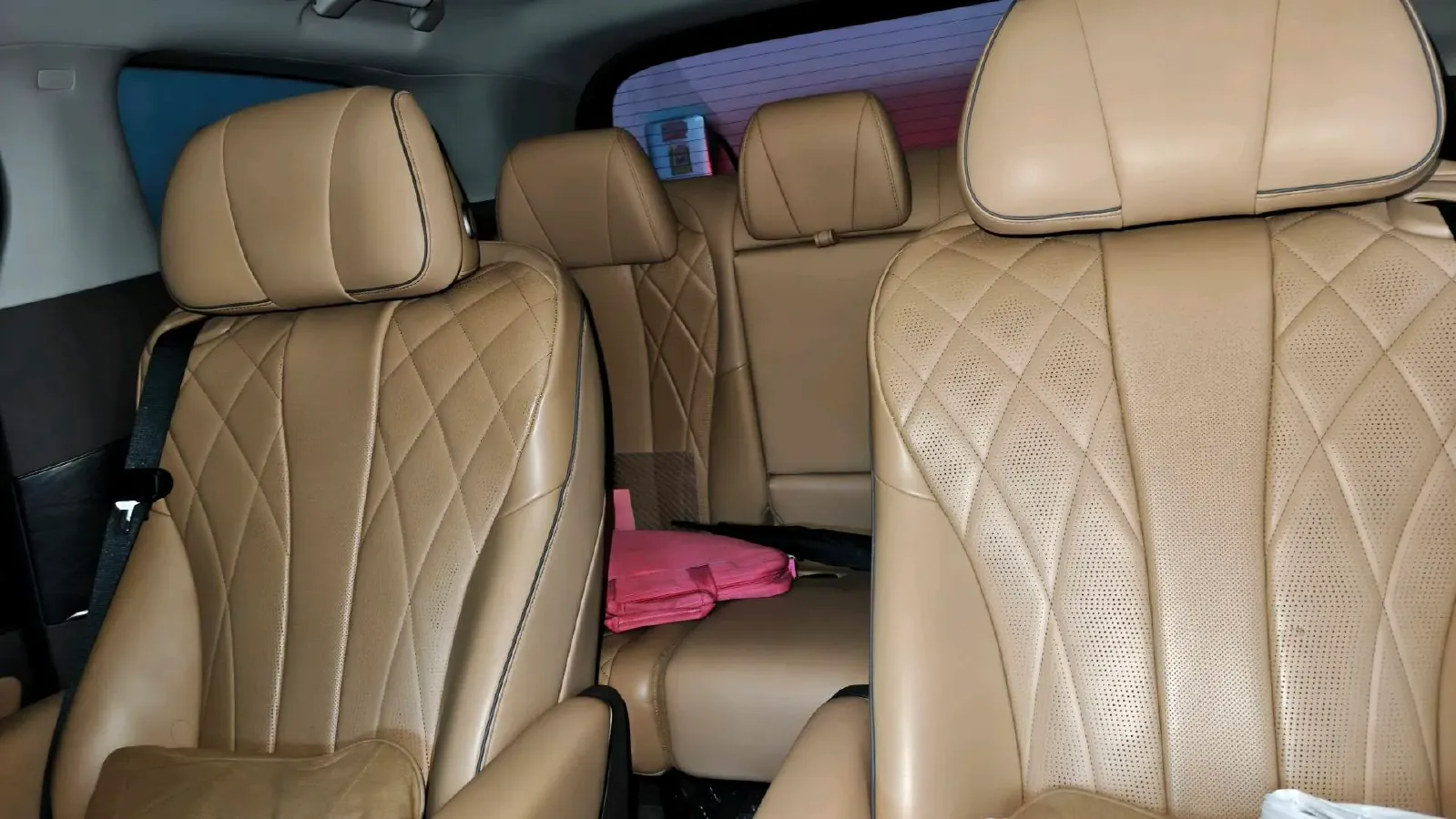 2022 HongQi HS7 3.0T 337HP V6 8AT,autocango,china used car exporter,china ev exporter,chinese used car exporter,chinese used ev exporter
