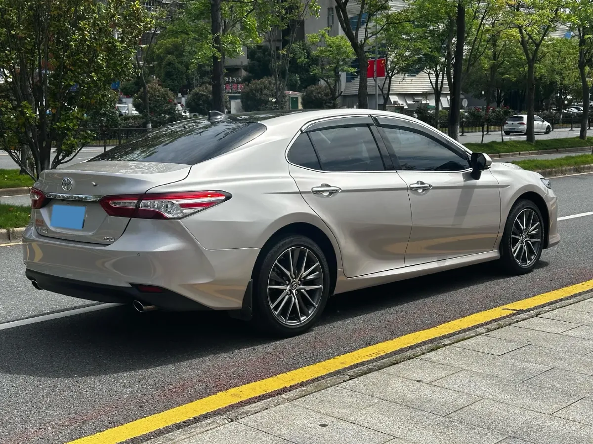 2021 Toyota Camry 2.5L 209HP L4 8AT,autocango,china used car exporter,china ev exporter,chinese used car exporter,chinese used ev exporter