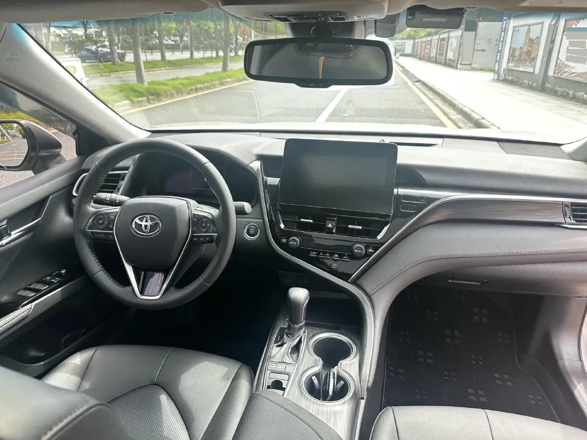2021 Toyota Camry 2.5L 209HP L4 8AT,autocango,china used car exporter,china ev exporter,chinese used car exporter,chinese used ev exporter