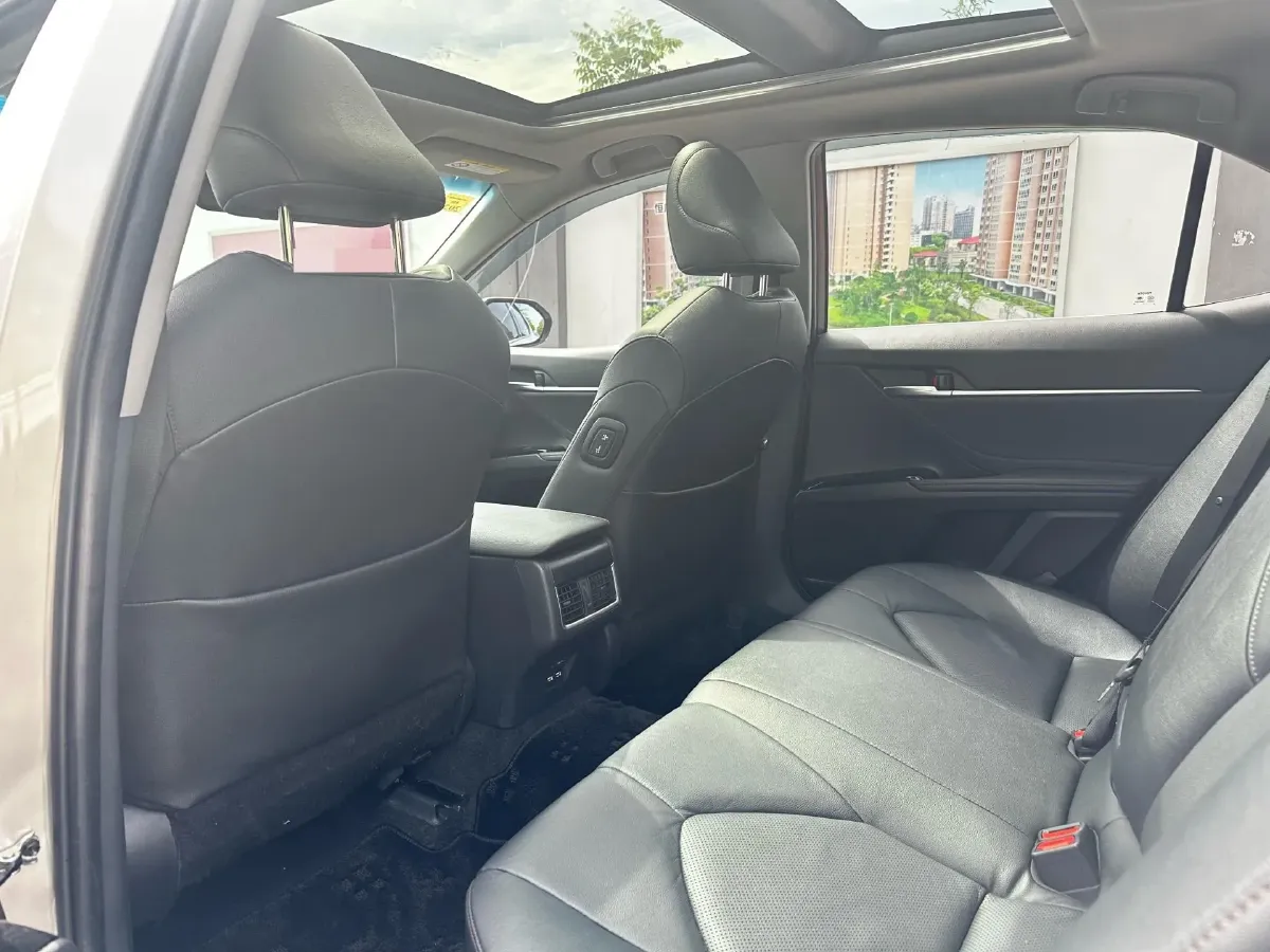 2021 Toyota Camry 2.5L 209HP L4 8AT,autocango,china used car exporter,china ev exporter,chinese used car exporter,chinese used ev exporter