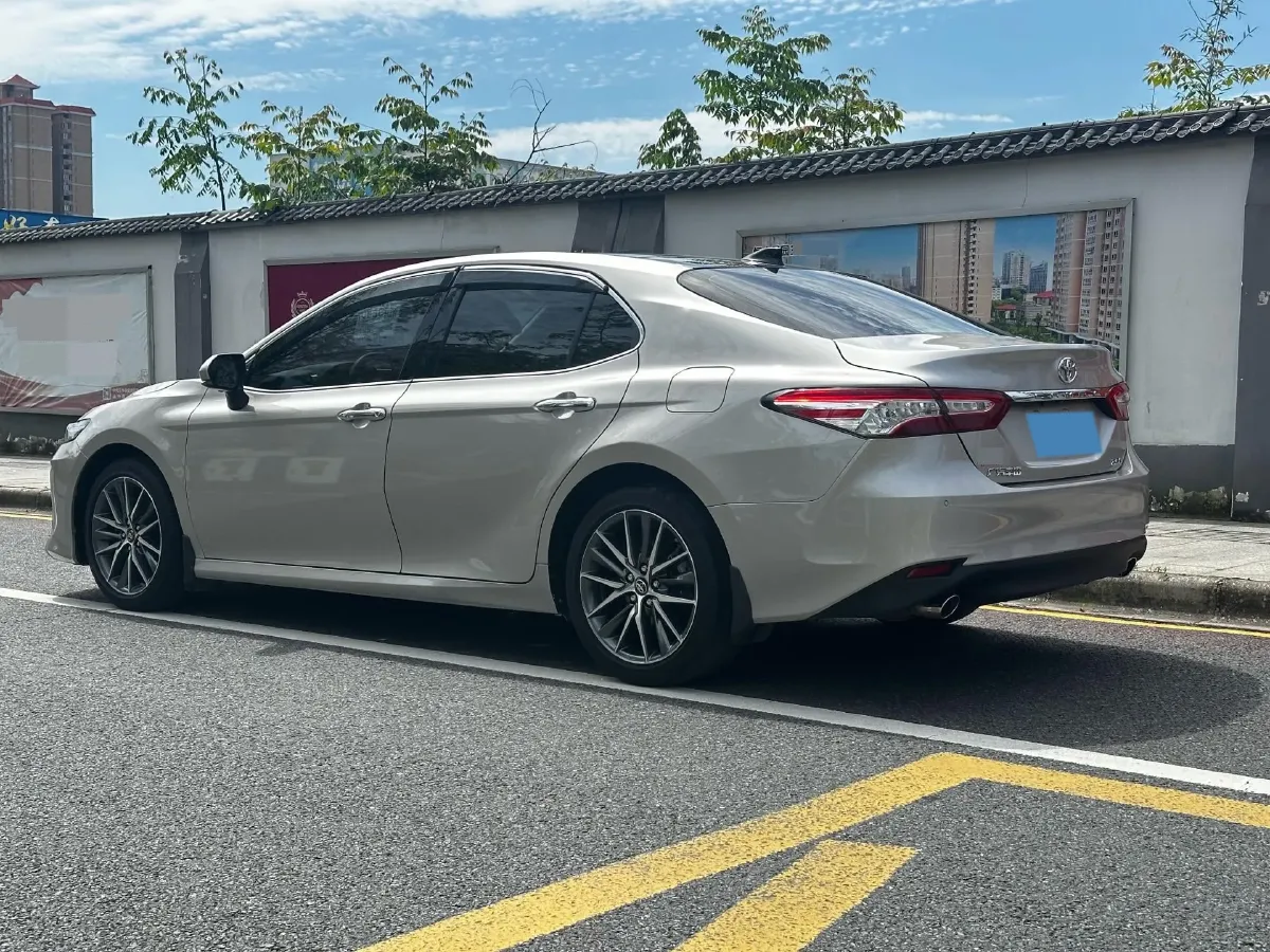 2021 Toyota Camry 2.5L 209HP L4 8AT,autocango,china used car exporter,china ev exporter,chinese used car exporter,chinese used ev exporter