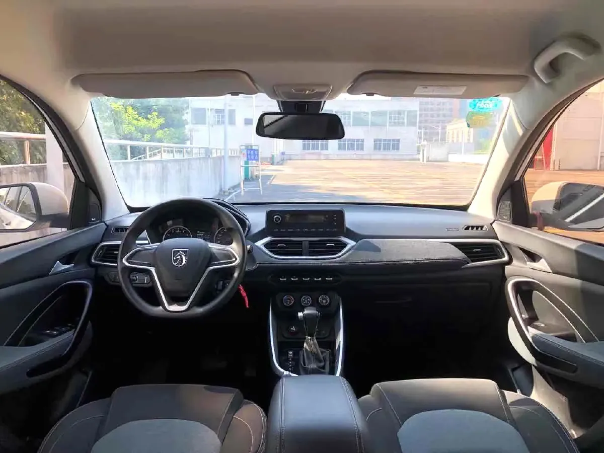 2019 BaoJun 530 1.5T 147HP L4 CVT,autocango,china used car exporter,china ev exporter,chinese used car exporter,chinese used ev exporter