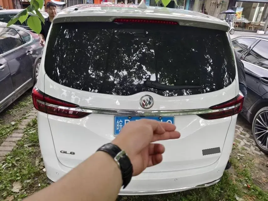2023 Buick GL8 2.0T 237HP L4 9AT,autocango,china used car exporter,china ev exporter,chinese used car exporter,chinese used ev exporter