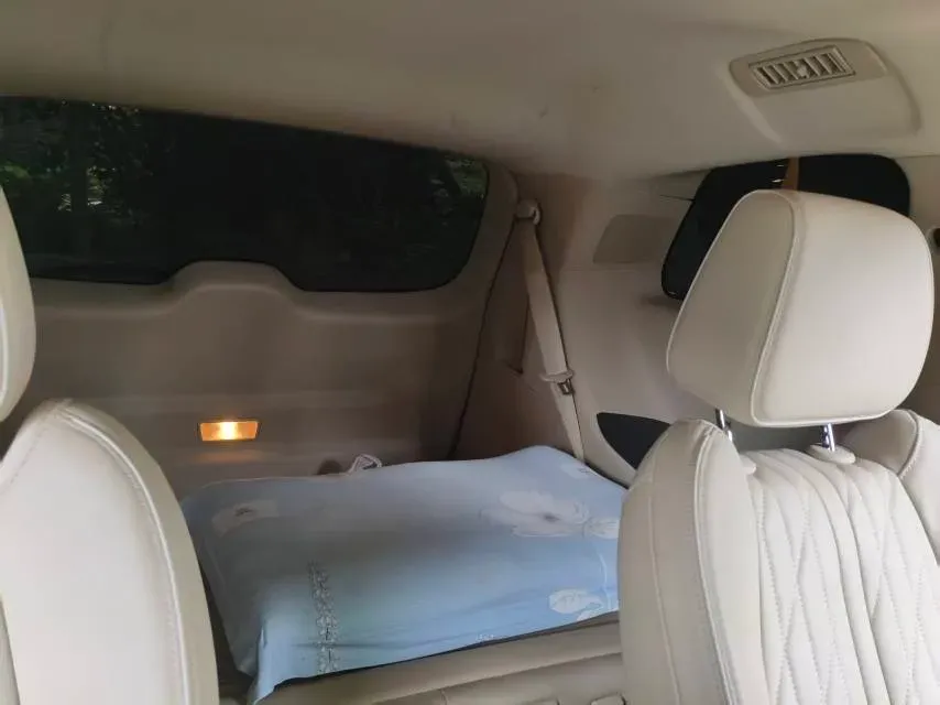 2023 Buick GL8 2.0T 237HP L4 9AT,autocango,china used car exporter,china ev exporter,chinese used car exporter,chinese used ev exporter