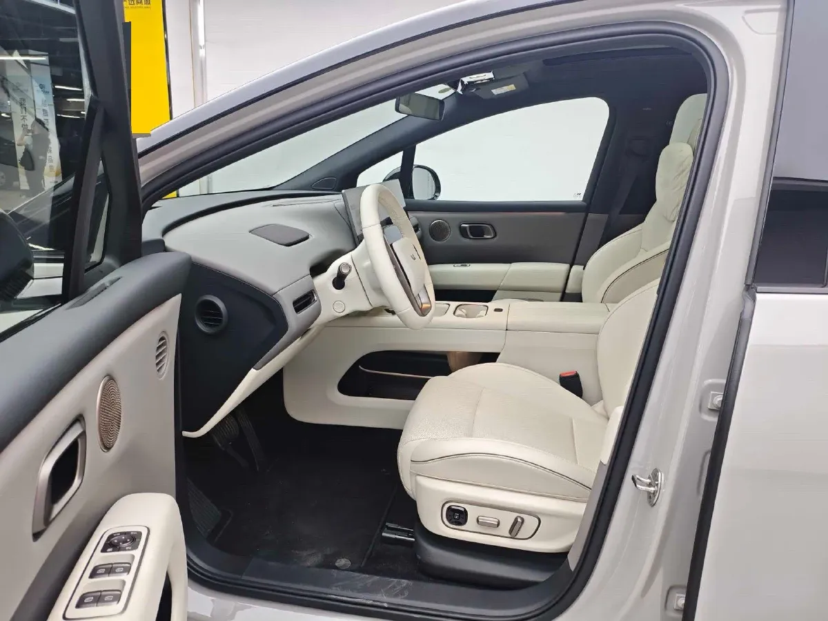 2025 Li i6 BEV,autocango,china used car exporter,china ev exporter,chinese used car exporter,chinese used ev exporter