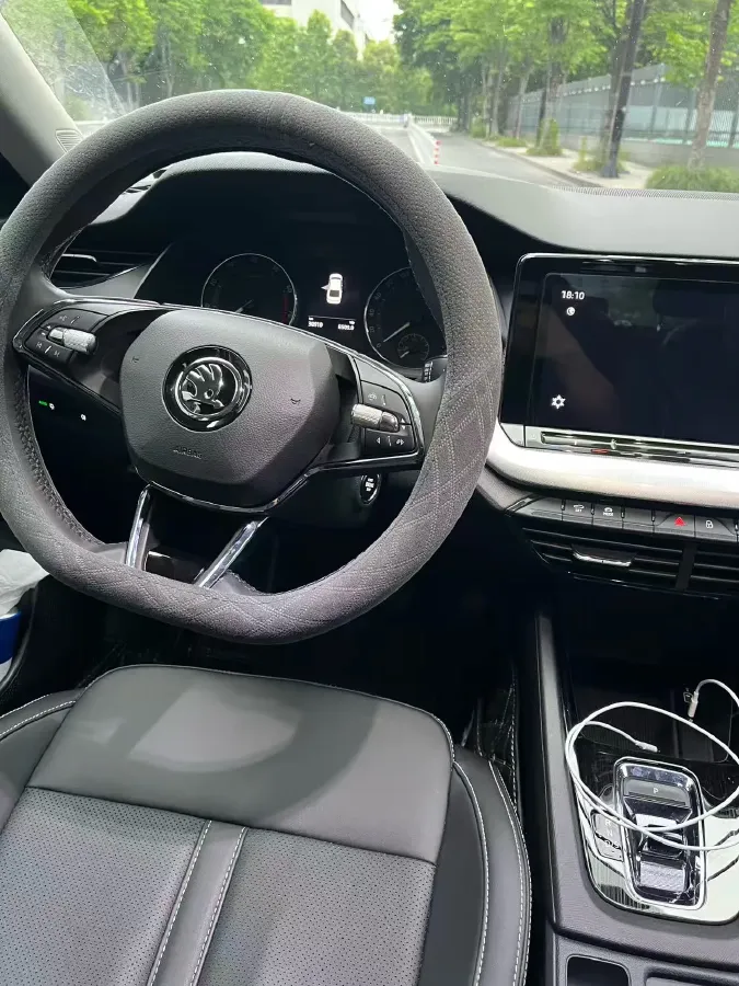 2022 Skoda Octavia 1.4T 150HP L4 7DCT,autocango,china used car exporter,china ev exporter,chinese used car exporter,chinese used ev exporter