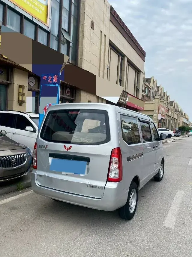2020 WuLing RongGuang 1.2L 76HP L4 5MT,autocango,china used car exporter,china ev exporter,chinese used car exporter,chinese used ev exporter