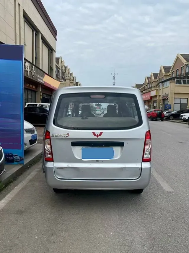 2020 WuLing RongGuang 1.2L 76HP L4 5MT,autocango,china used car exporter,china ev exporter,chinese used car exporter,chinese used ev exporter