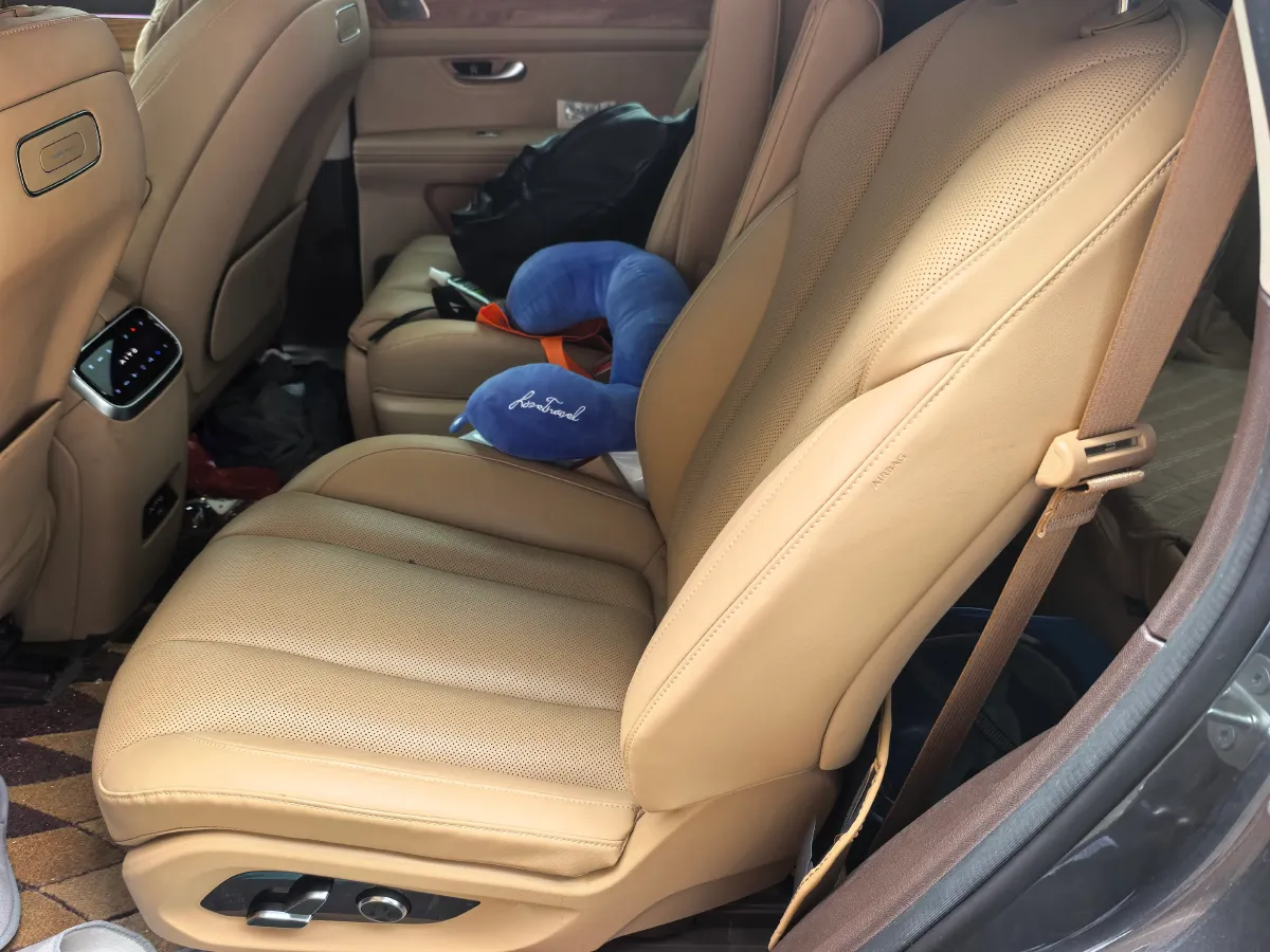 2024 AITO AITO M7 1.5T 152HP L4 REEV 40KWH,autocango,china used car exporter,china ev exporter,chinese used car exporter,chinese used ev exporter