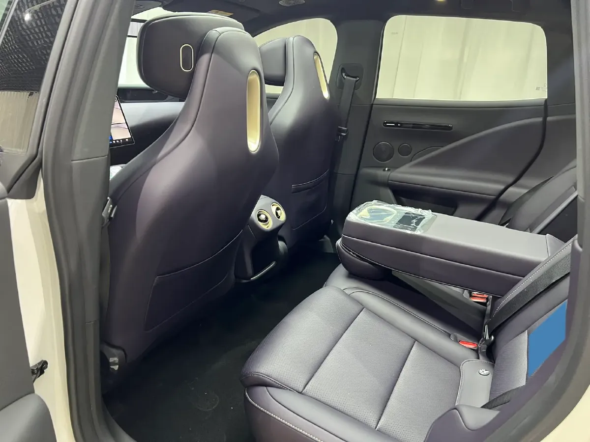 2026 Avatr 07 BEV,autocango,china used car exporter,china ev exporter,chinese used car exporter,chinese used ev exporter