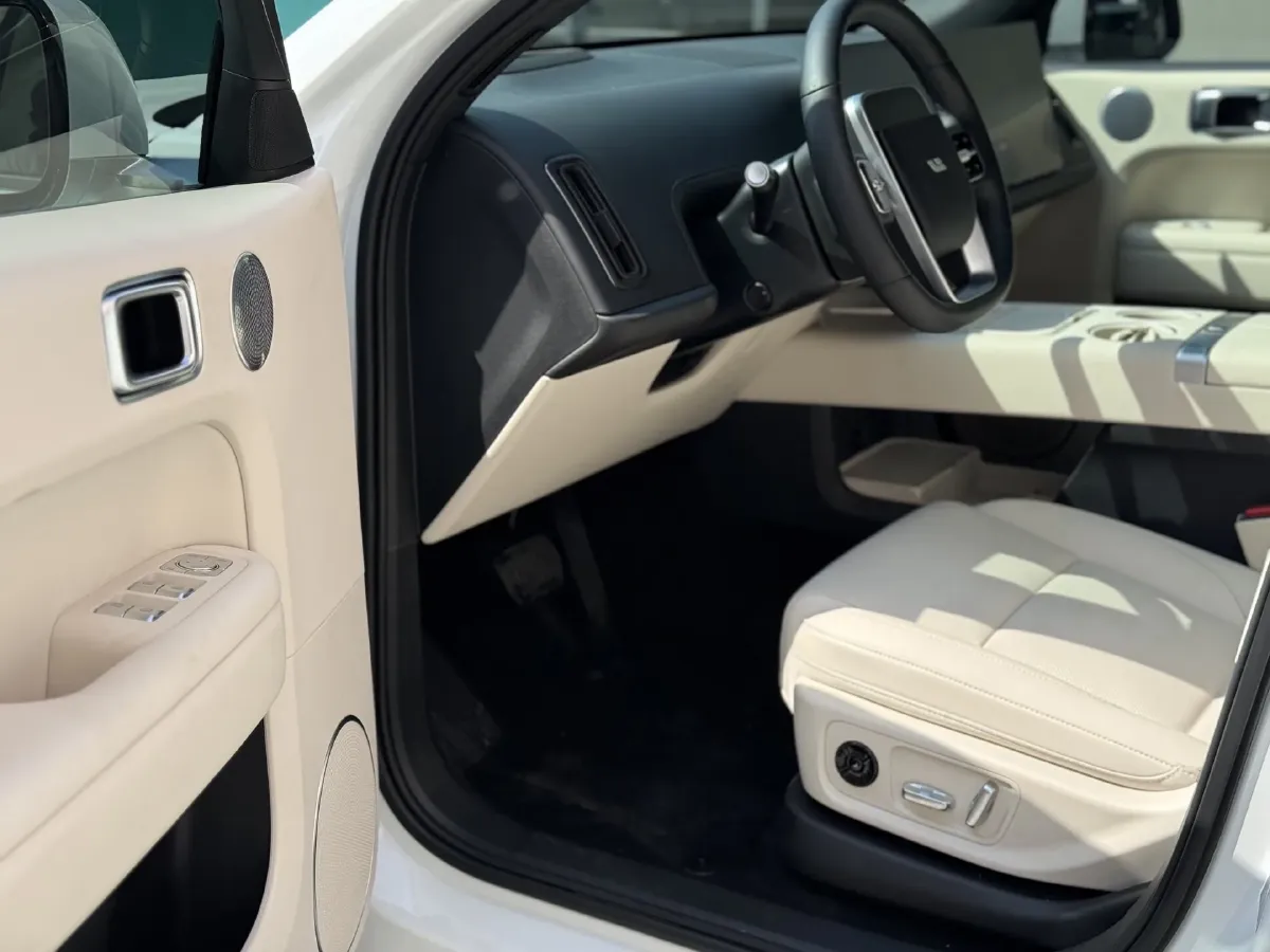 2024 Li L6 Range Extended 154HP L4 REEV 36.8KWH,autocango,china used car exporter,china ev exporter,chinese used car exporter,chinese used ev exporter